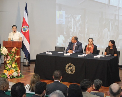 ACTO60ANIV-Decana