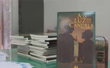Portada libro A la-luz de la candela